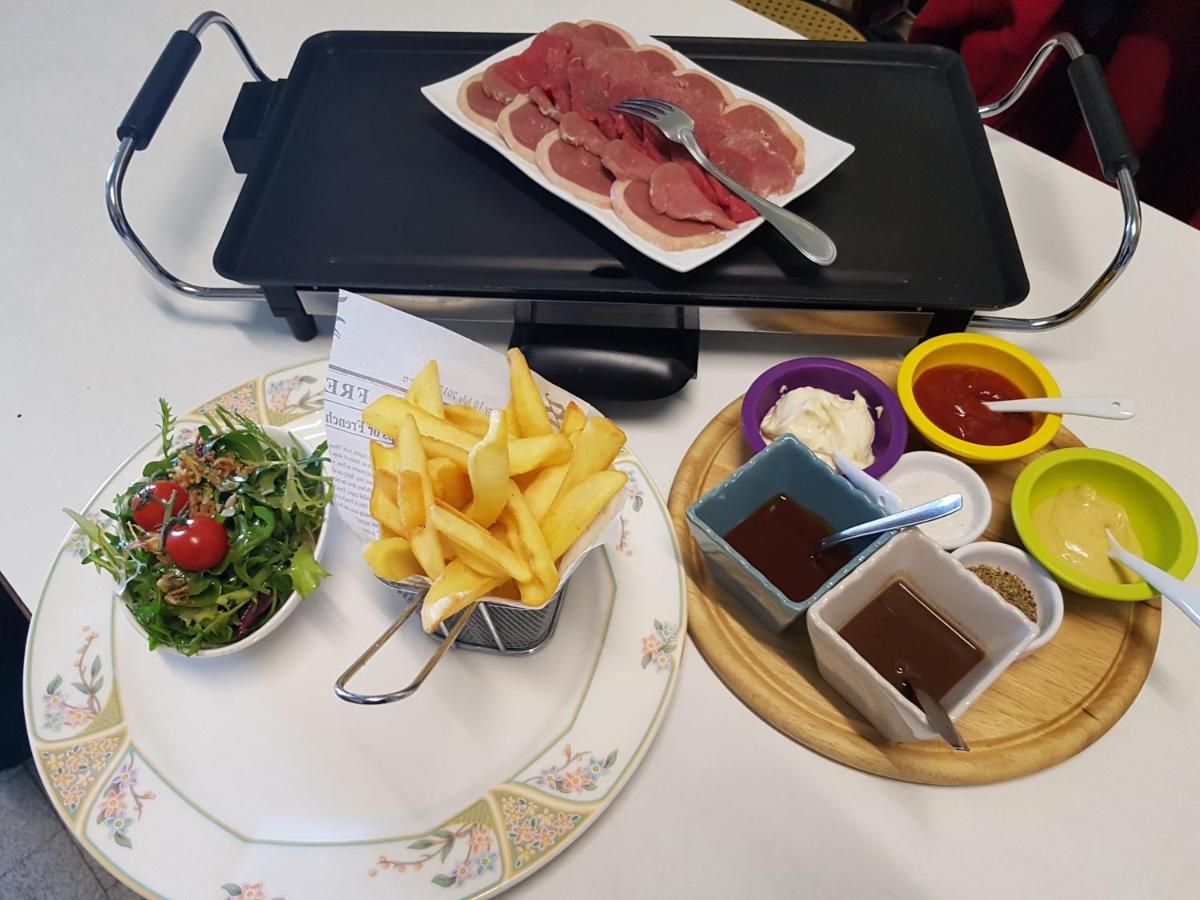 Hotel Restaurant Le Traineau Clelles Eksteriør bilde