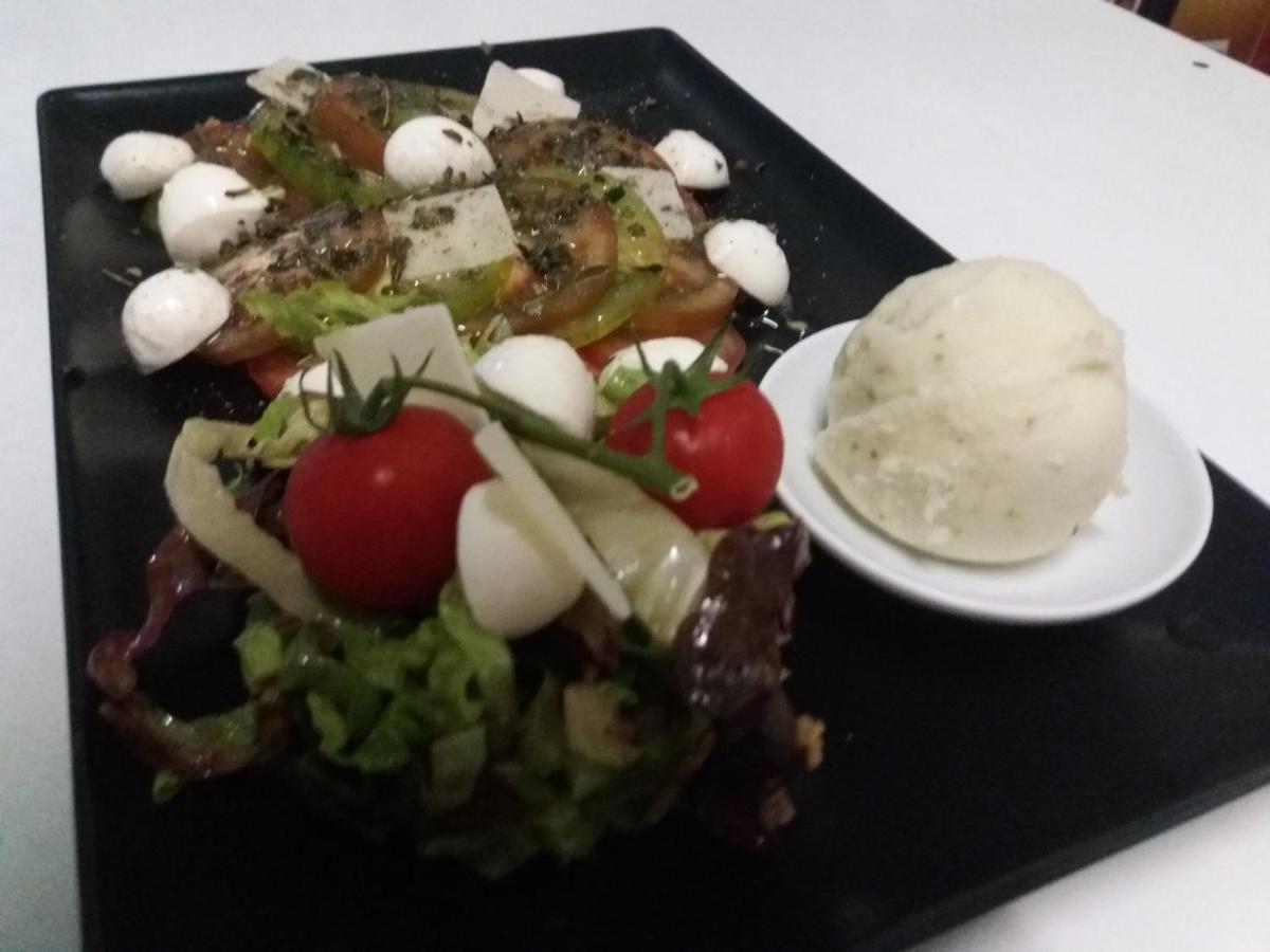 Hotel Restaurant Le Traineau Clelles Eksteriør bilde